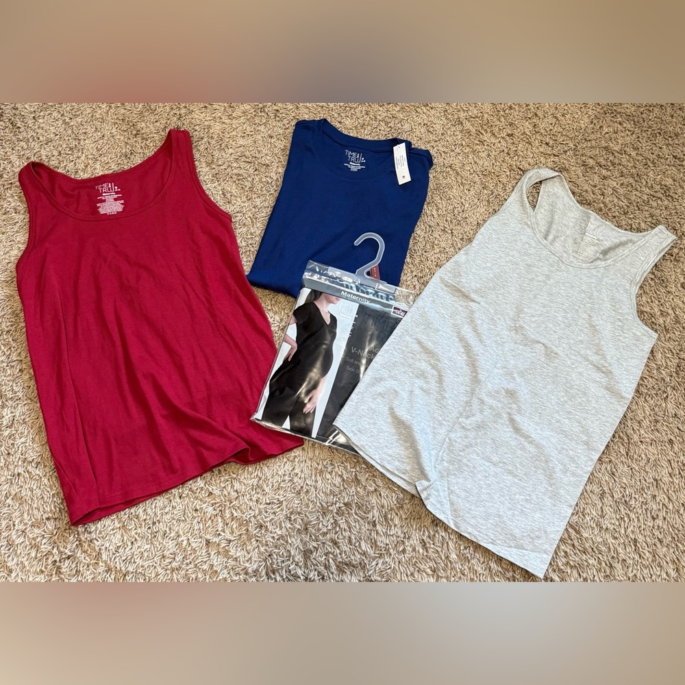 Time And Tru Maternity Tank And Tee Bundle 1 Crew Neck 2 Tanks 1 V-neck Size: S